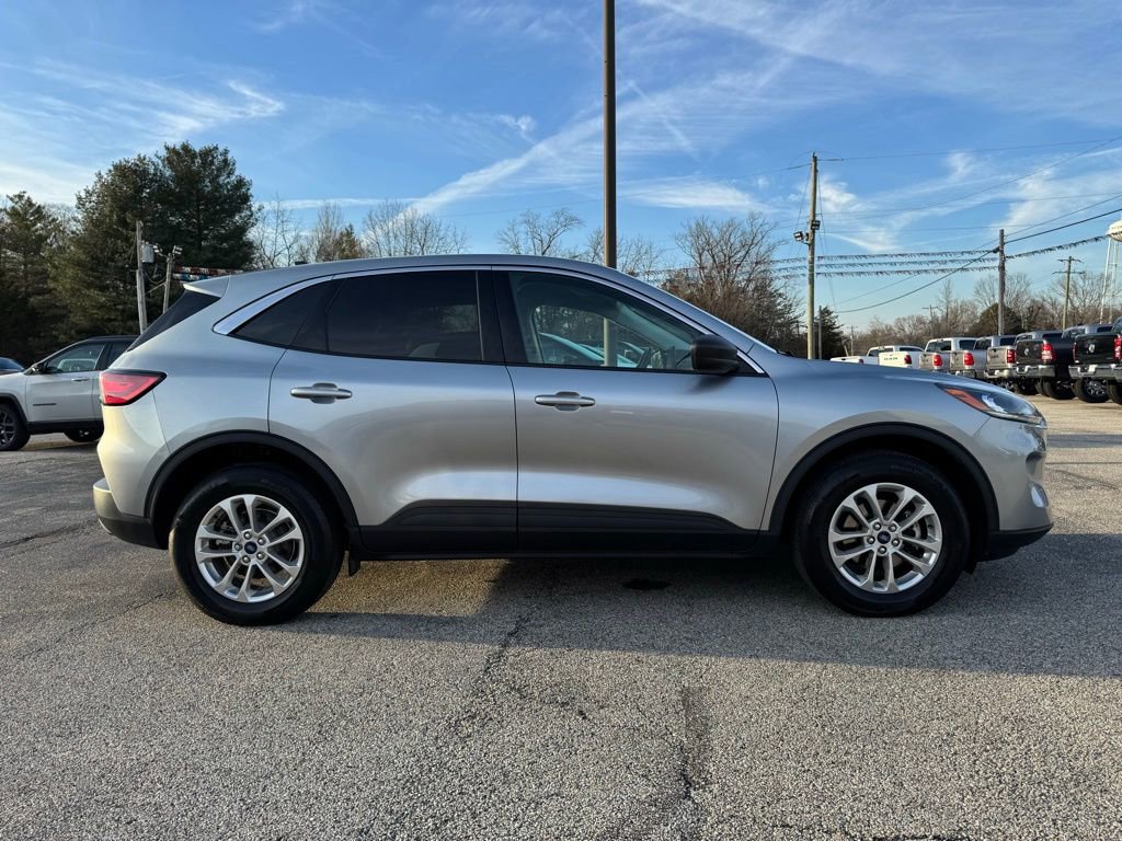 Used 2022 Ford Escape SE w/ Cold Weather Package image 5