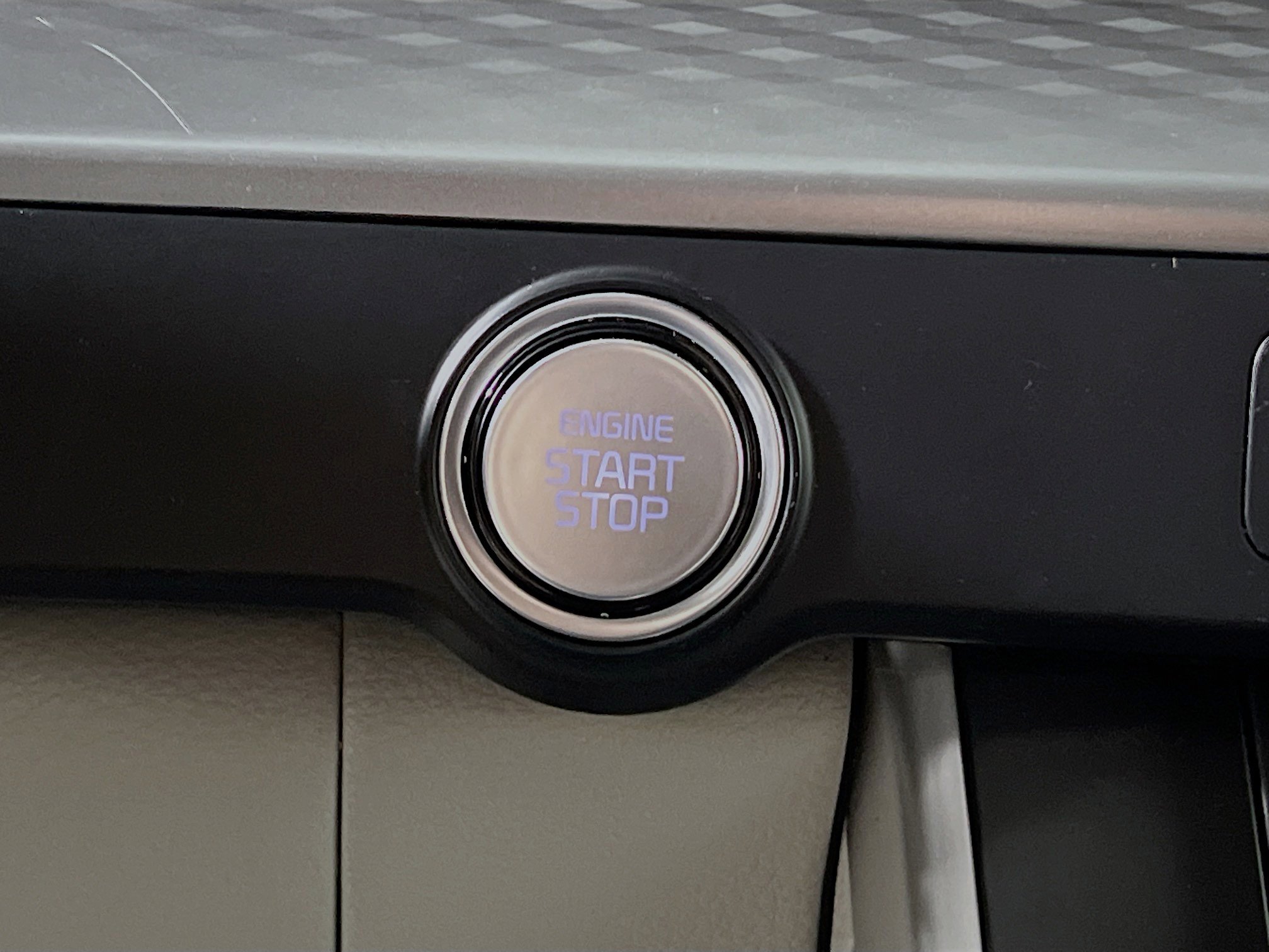 Used 2024 Kia Carnival LX image 23