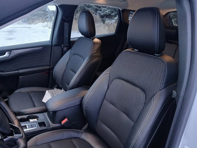 New 2026 Ford Escape SE w/ Class II Trailer Tow Package image 12