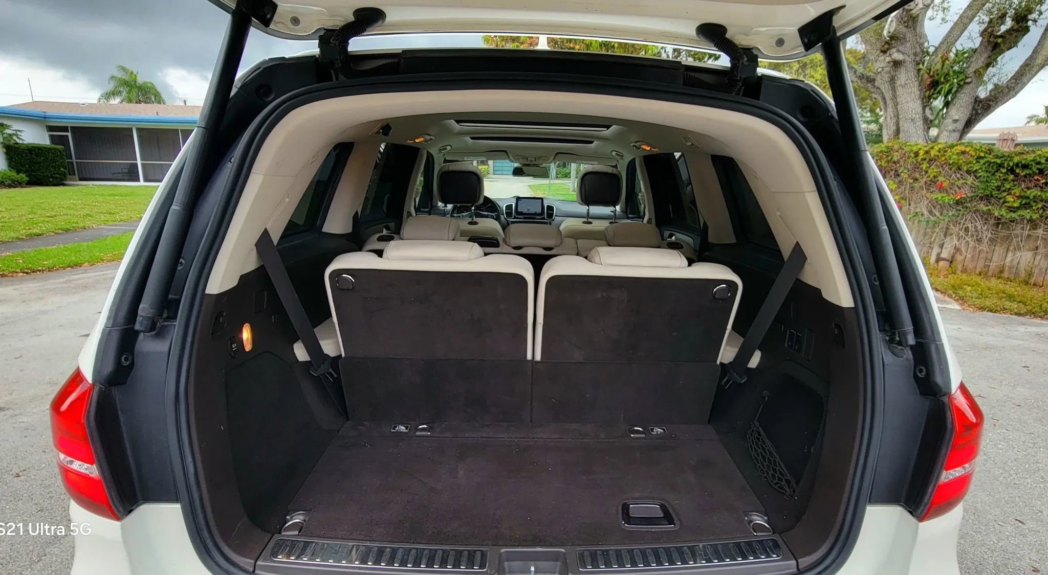 Used 2018 Mercedes-Benz GLS 550 4MATIC w/ Grand Edition Package image 7