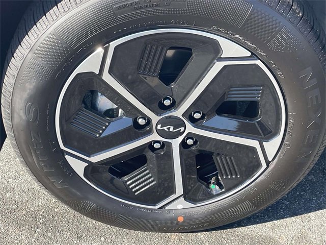 New 2026 Kia Niro EX image 9