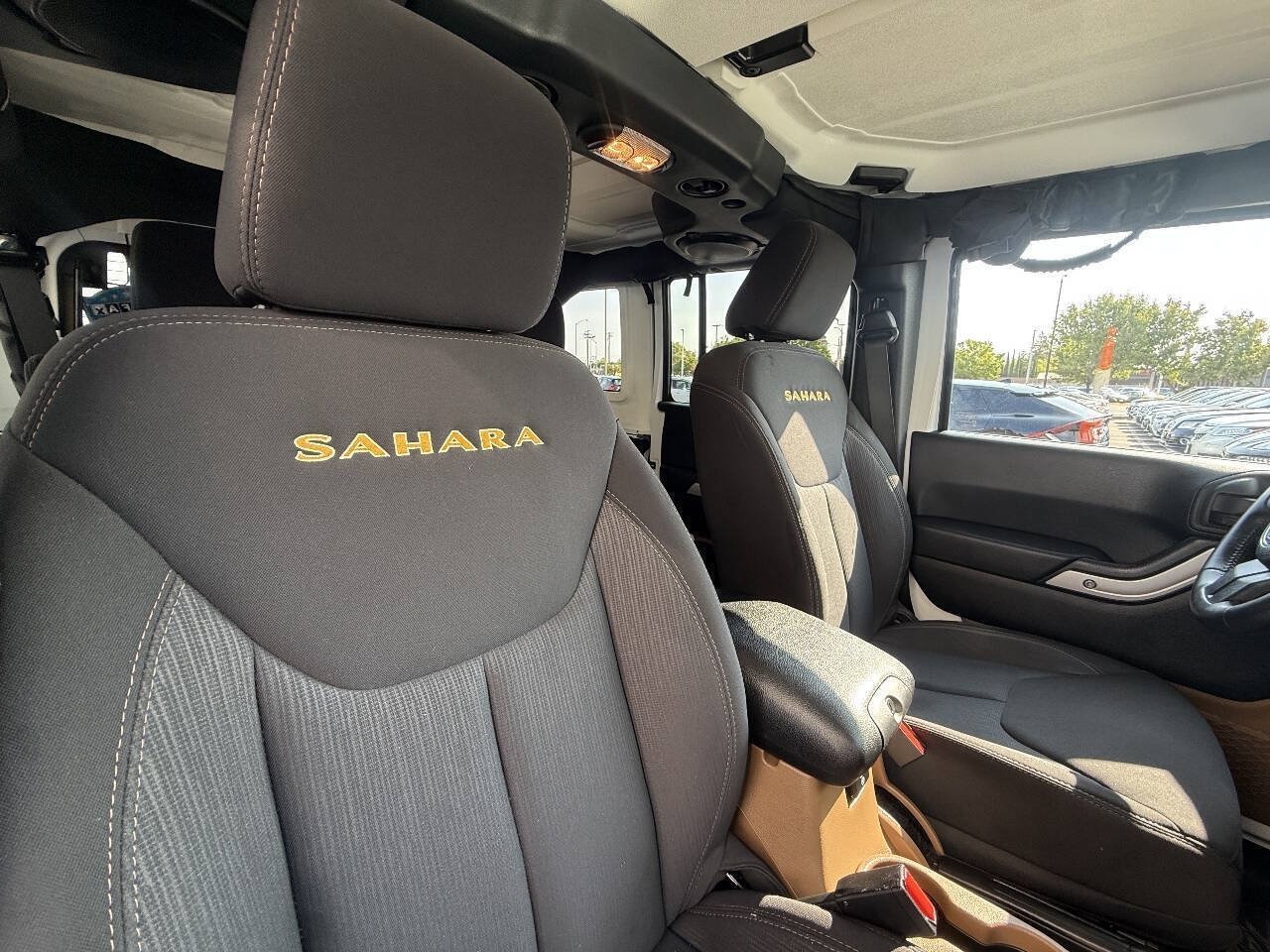 Used 2013 Jeep Wrangler Unlimited Sahara AWD/4WD image 19
