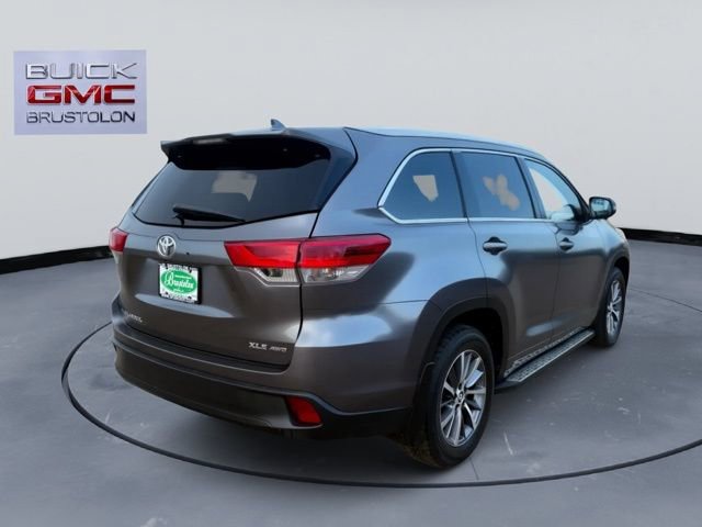 Used 2017 Toyota Highlander XLE image 10