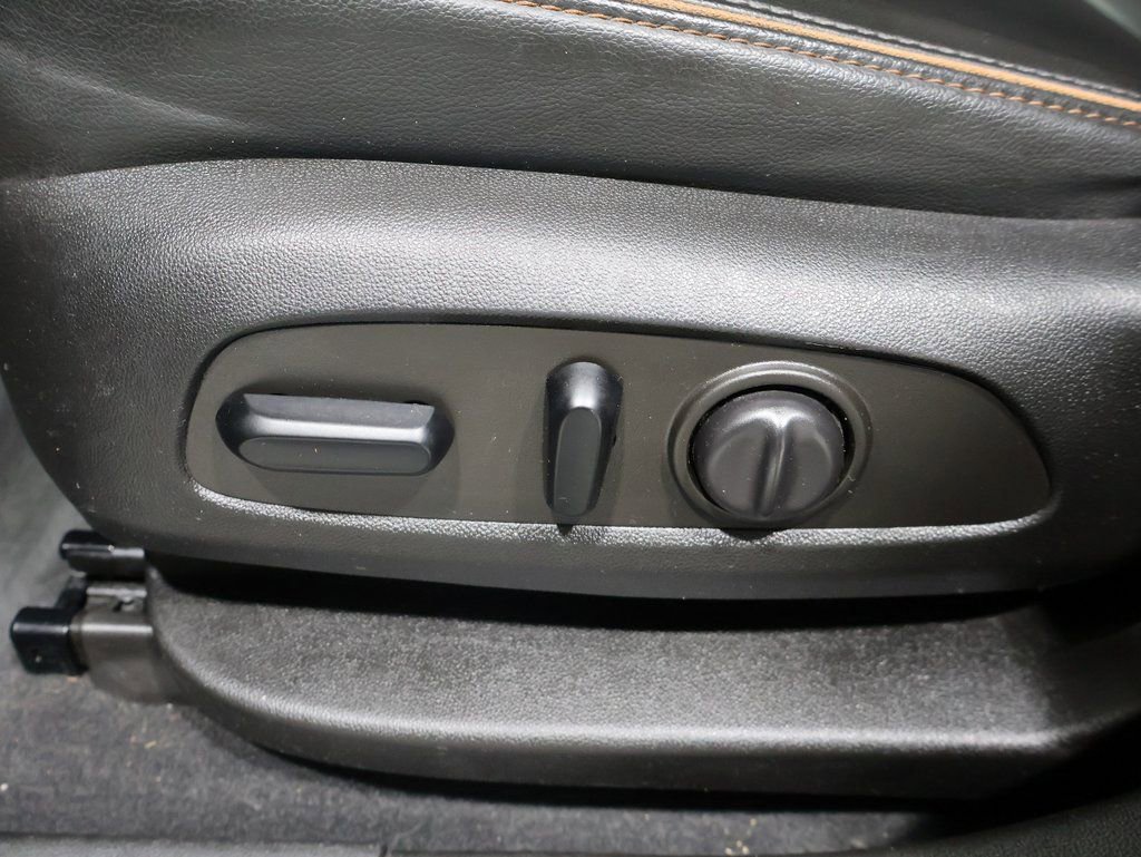 Used 2022 GMC Acadia AT4 image 15