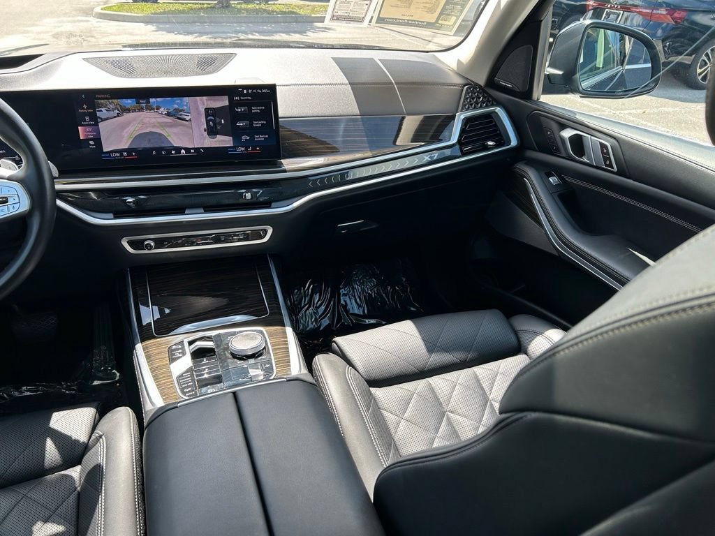 Used 2024 BMW X7 xDrive40i AWD/4WD image 11