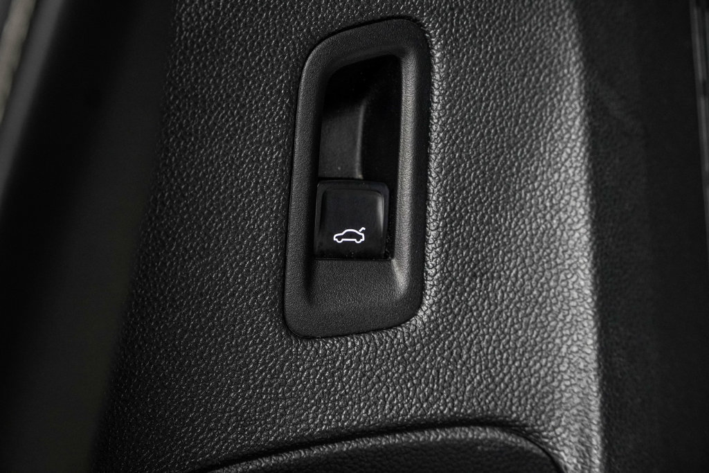 Used 2024 Volkswagen Atlas SE AWD/4WD image 35