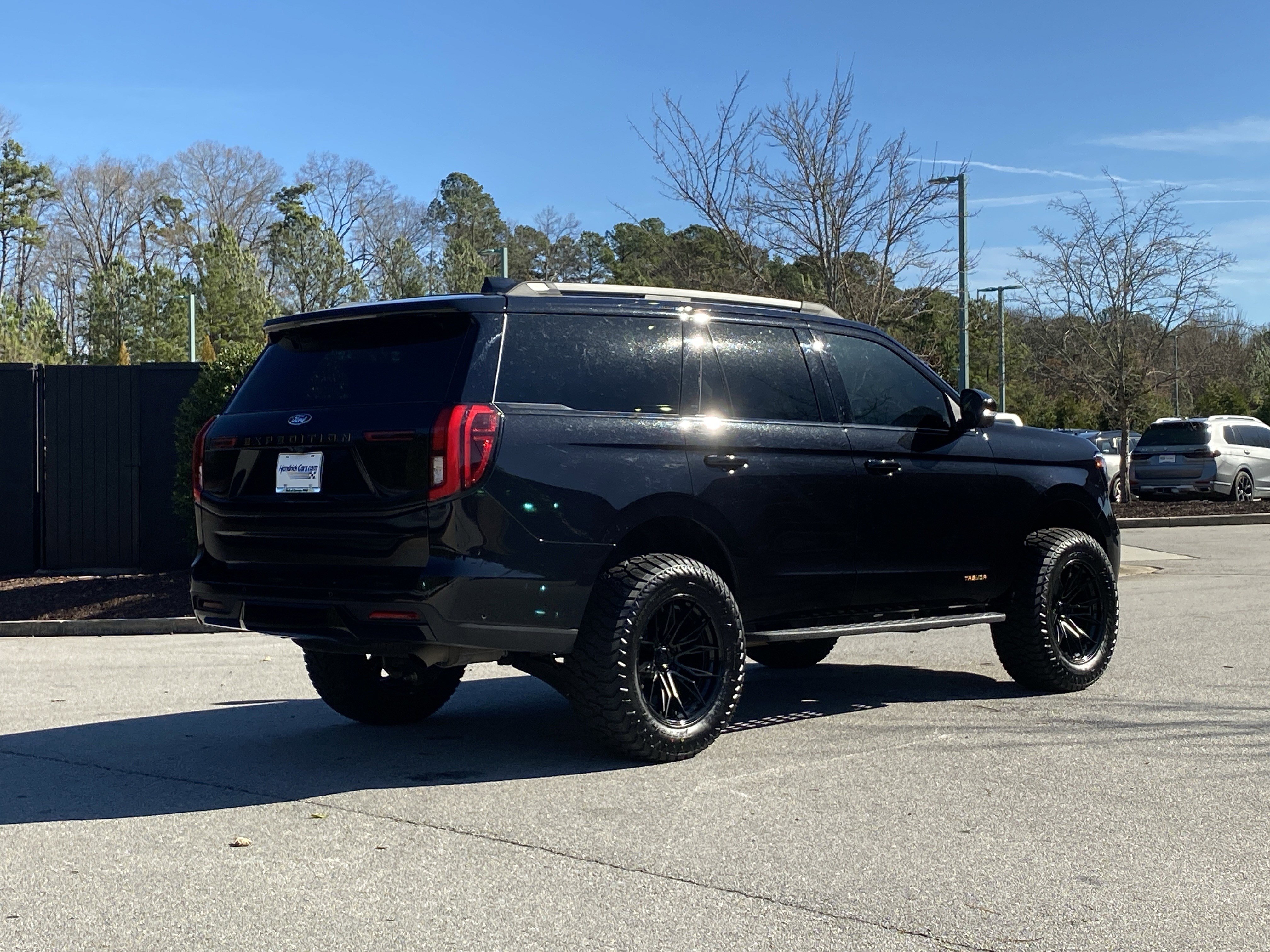 Used 2025 Ford Expedition Tremor image 3