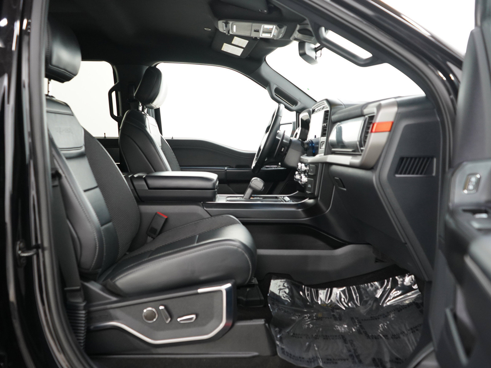 Used 2022 Ford F150 Raptor w/ Convenience Package AWD/4WD image 12