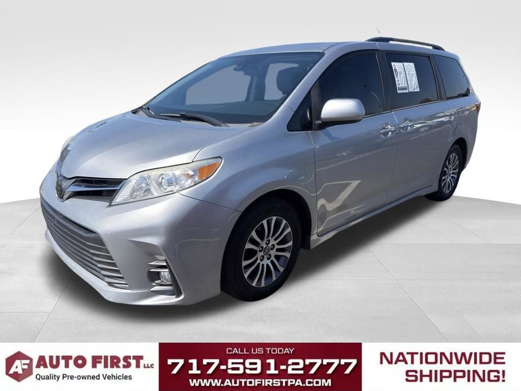 Used 2018 Toyota Sienna XLE w/ XLE Navigation Package FWD image 7