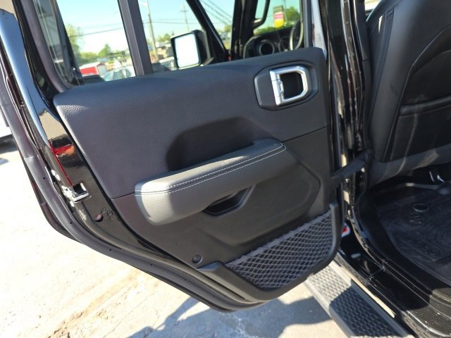 Used 2023 Jeep Wrangler Unlimited Sahara w/ Cold Weather Group image 35