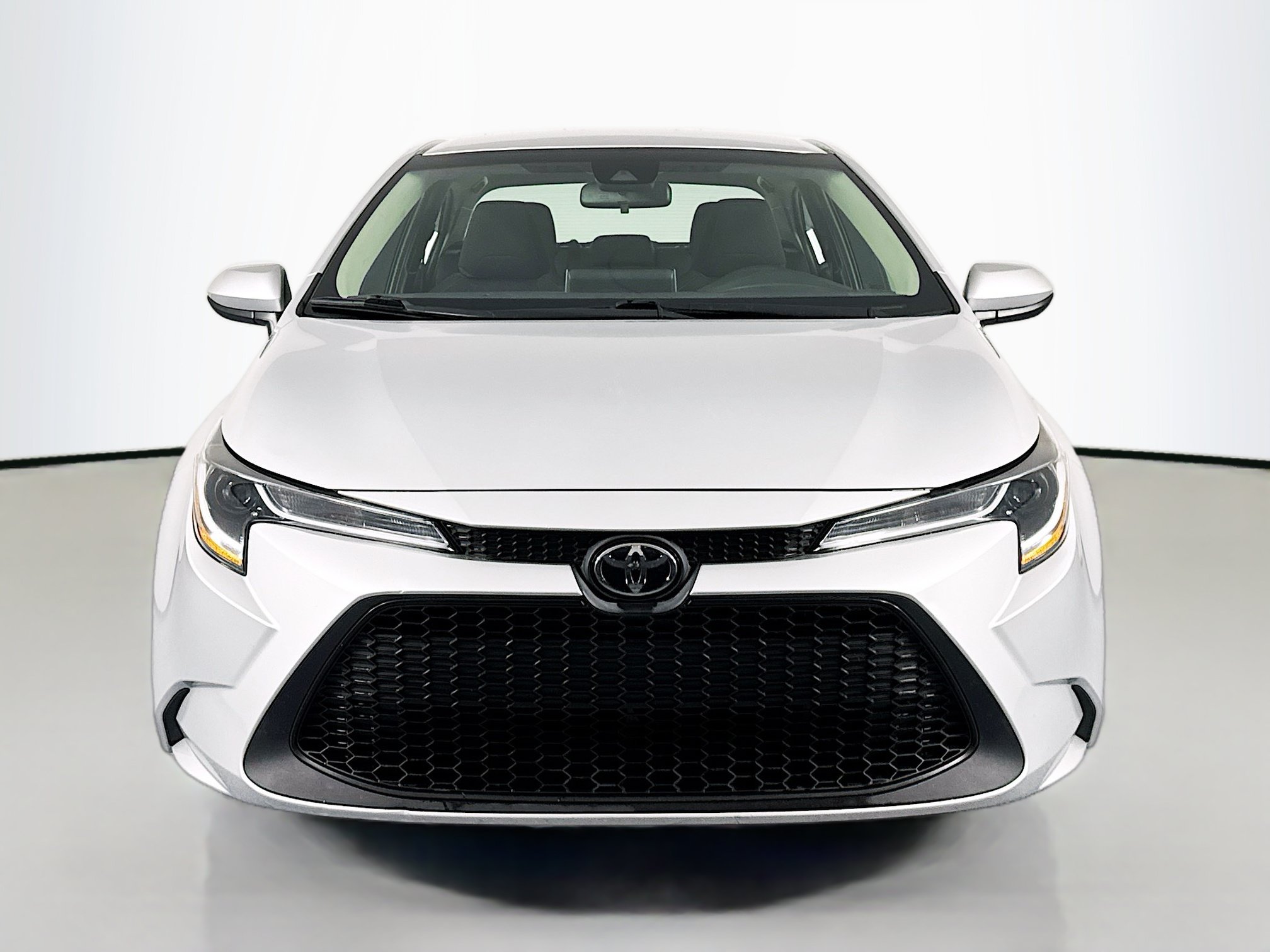 Used 2021 Toyota Corolla LE w/ Carpet Mat Package (TMS) FWD image 2
