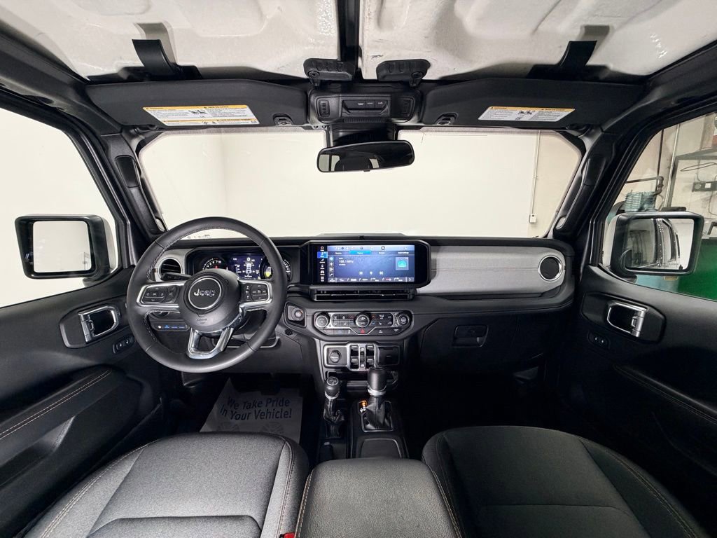 Used 2025 Jeep Wrangler Unlimited Sahara AWD/4WD image 12