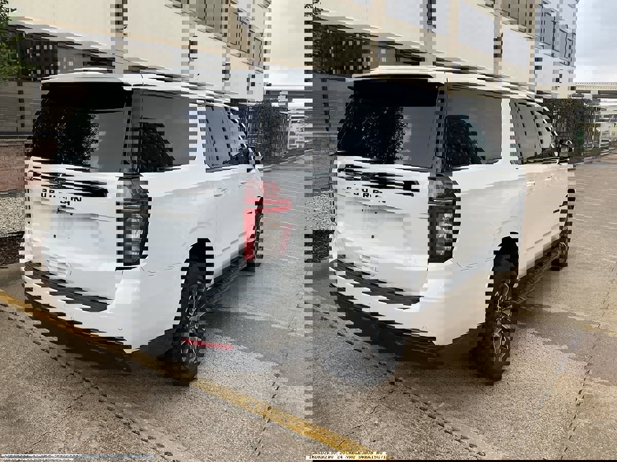 Used 2024 Chevrolet Suburban Z71 w/ Luxury Package image 5