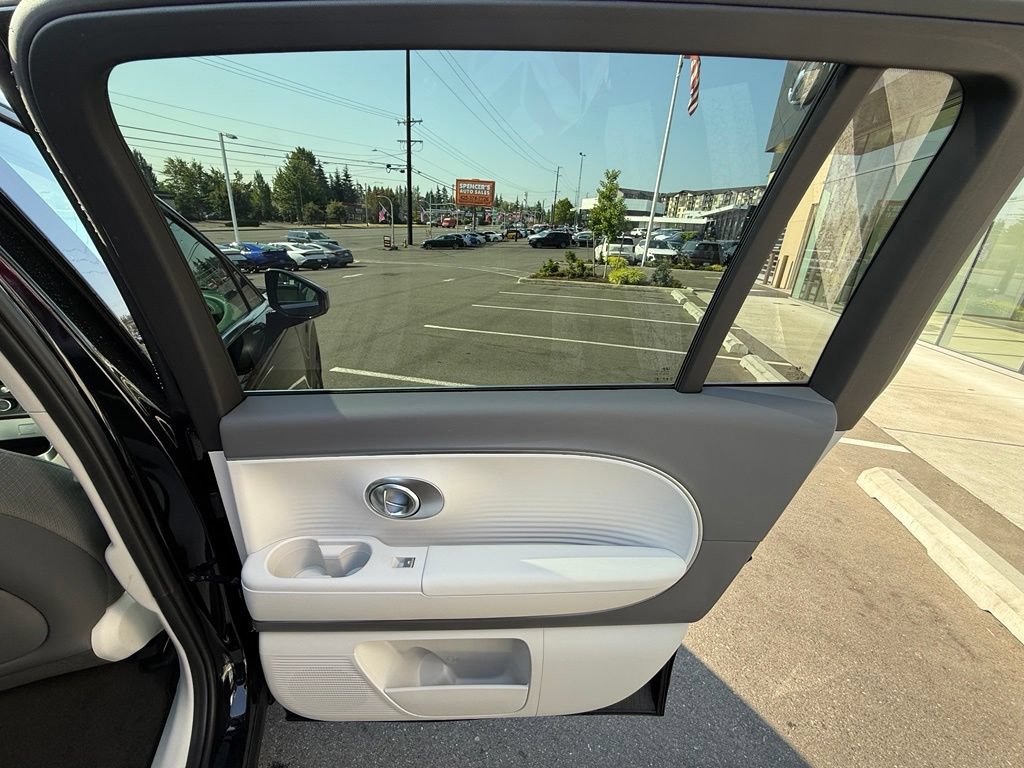 Certified 2026 Hyundai Ioniq 9 SE AWD/4WD image 19