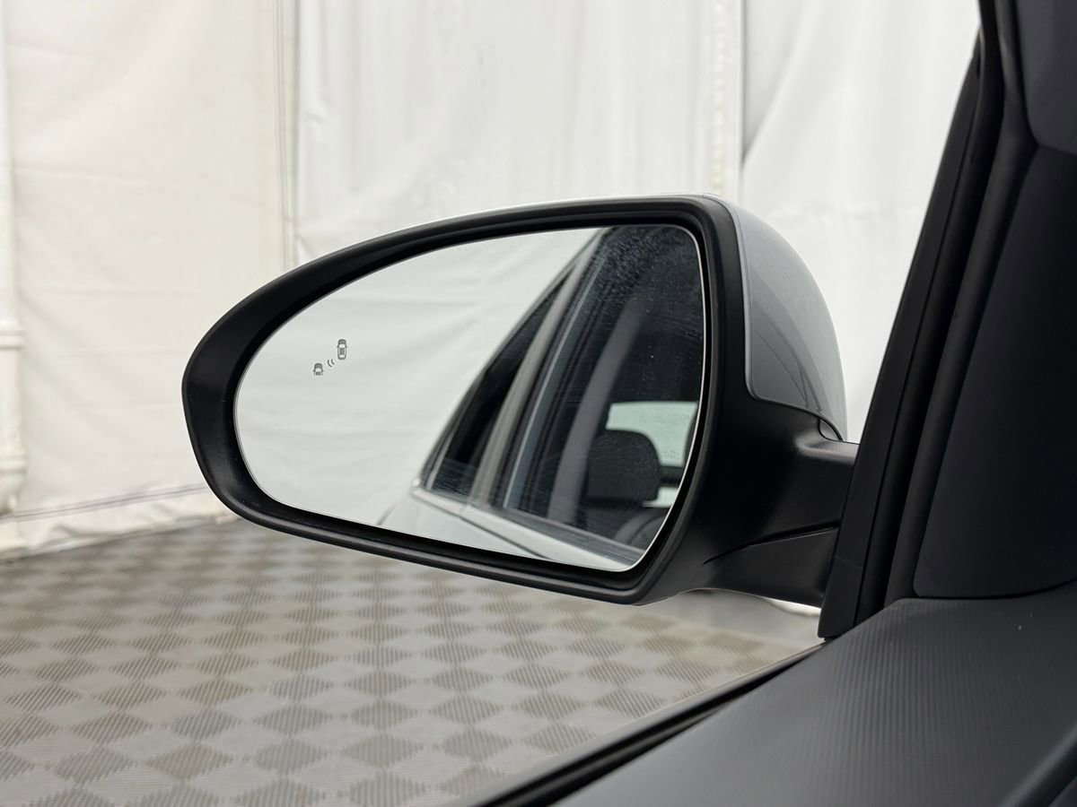 Used 2021 Hyundai Ioniq Limited FWD image 18