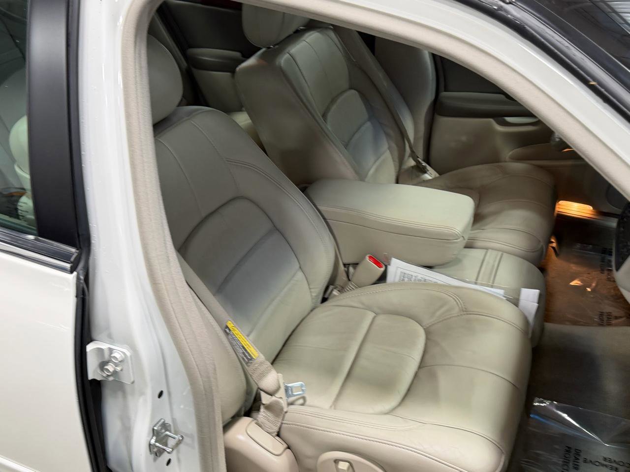Used 2005 Cadillac De Ville Premium FWD image 23