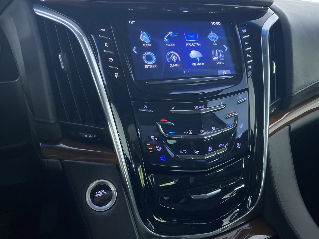 Certified 2018 Cadillac Escalade Premium Luxury AWD/4WD image 5