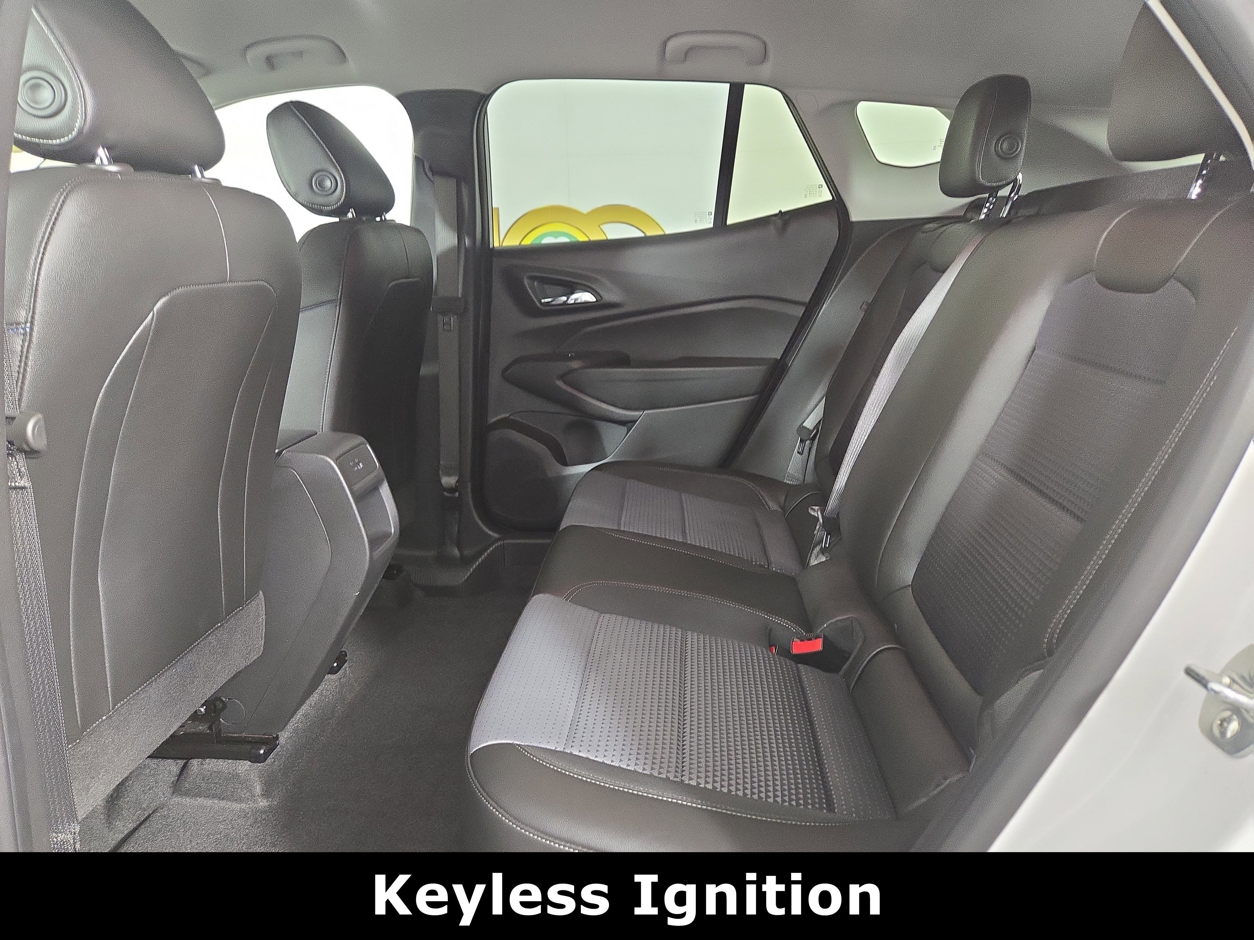 Used 2025 Chevrolet Trax LT w/ LT Convenience Package image 13