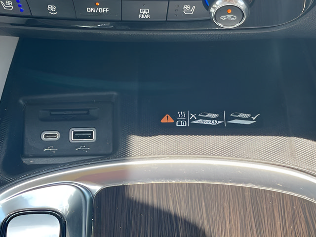 Used 2022 Buick Enclave Premium w/ Surround and Sites Package FWD image 29