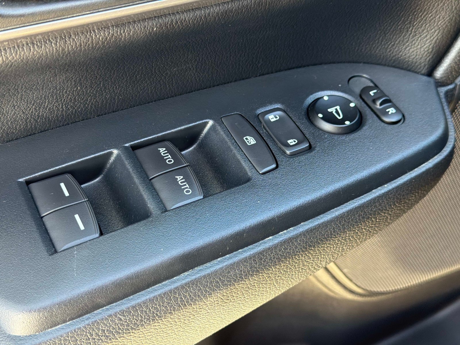 Used 2018 Honda CR-V Touring image 18
