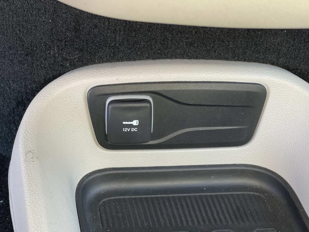 Used 2024 Chrysler Pacifica Touring-L FWD image 24