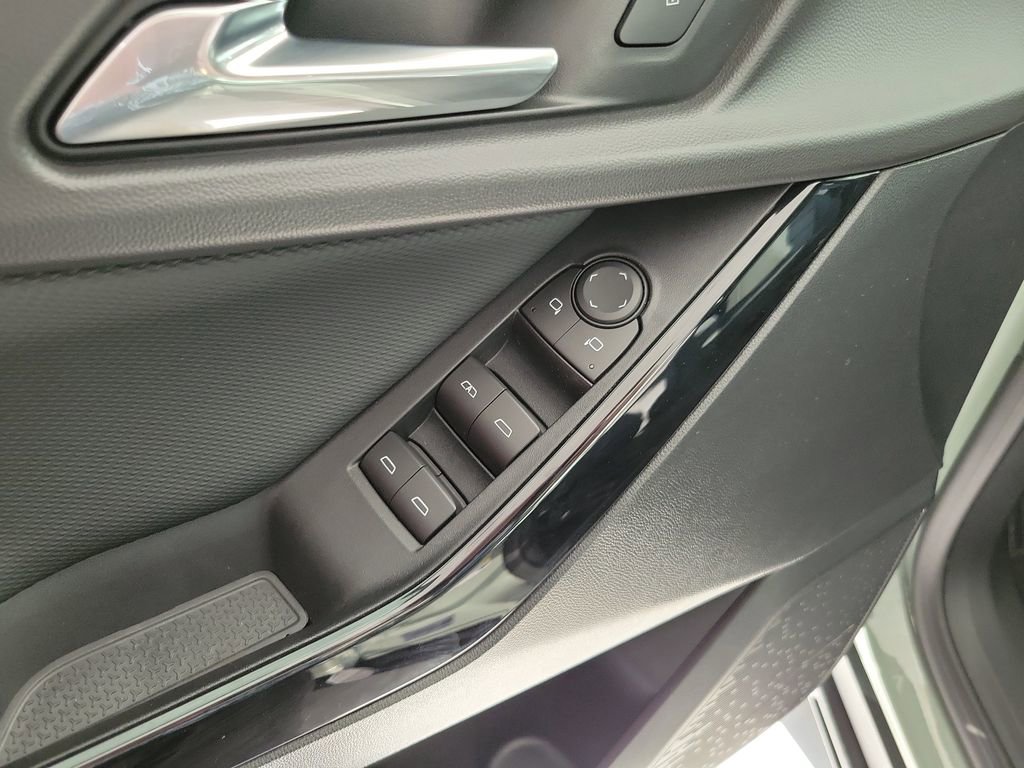 New 2026 Chevrolet Equinox LT w/ Safety and Technology Package image 15