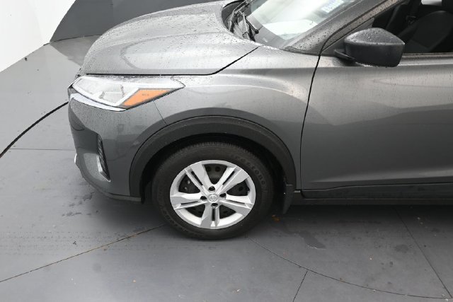 Used 2025 Nissan Kicks Play S FWD image 9