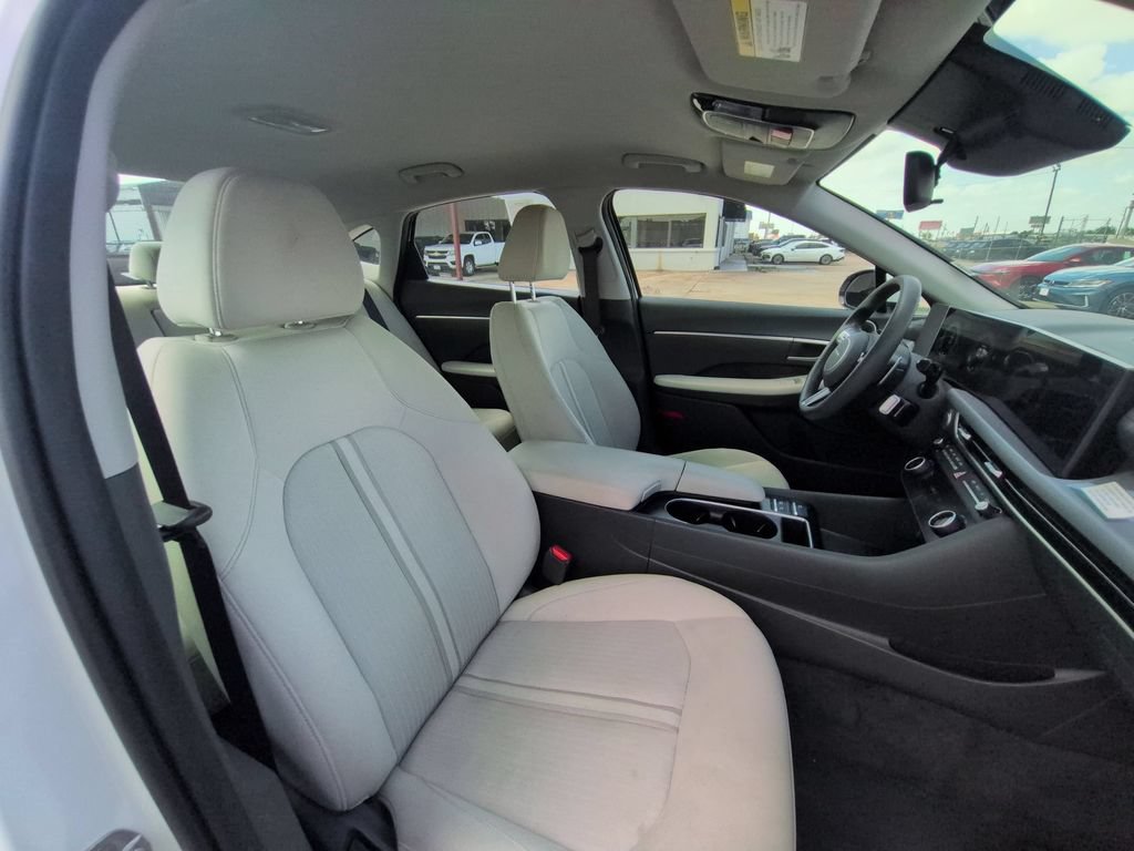 Used 2025 Hyundai Sonata SEL FWD image 30