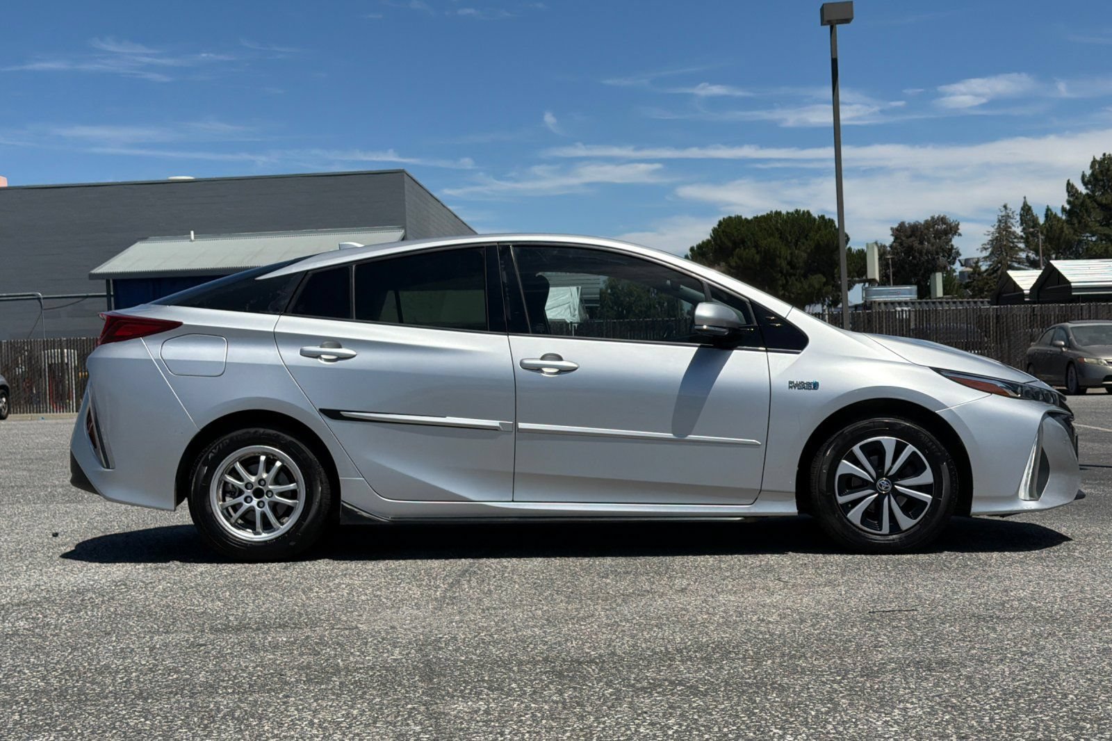 Used 2017 Toyota Prius Prime Plus FWD image 3