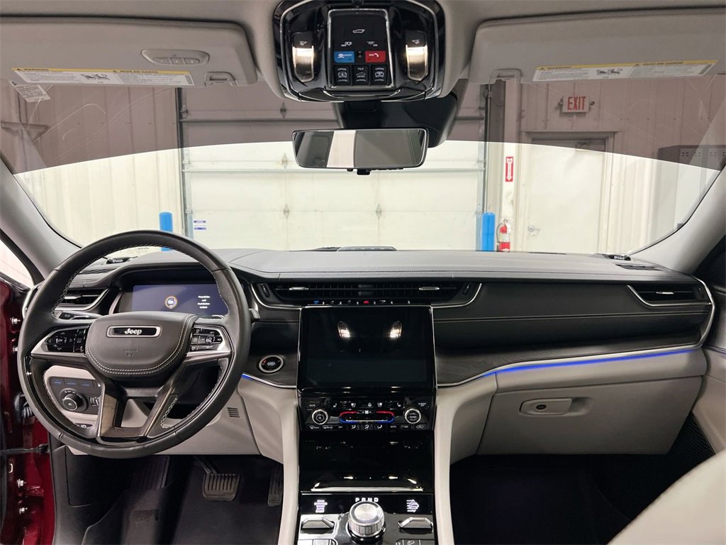 Used 2022 Jeep Grand Cherokee Overland w/ Advanced Protech Group III image 10