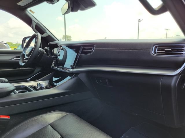 Used 2024 Jeep Wagoneer Series II AWD/4WD image 34