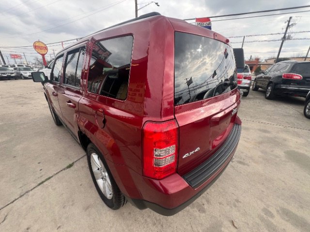 Used 2013 Jeep Patriot Latitude w/ Sun/Sound Group image 7