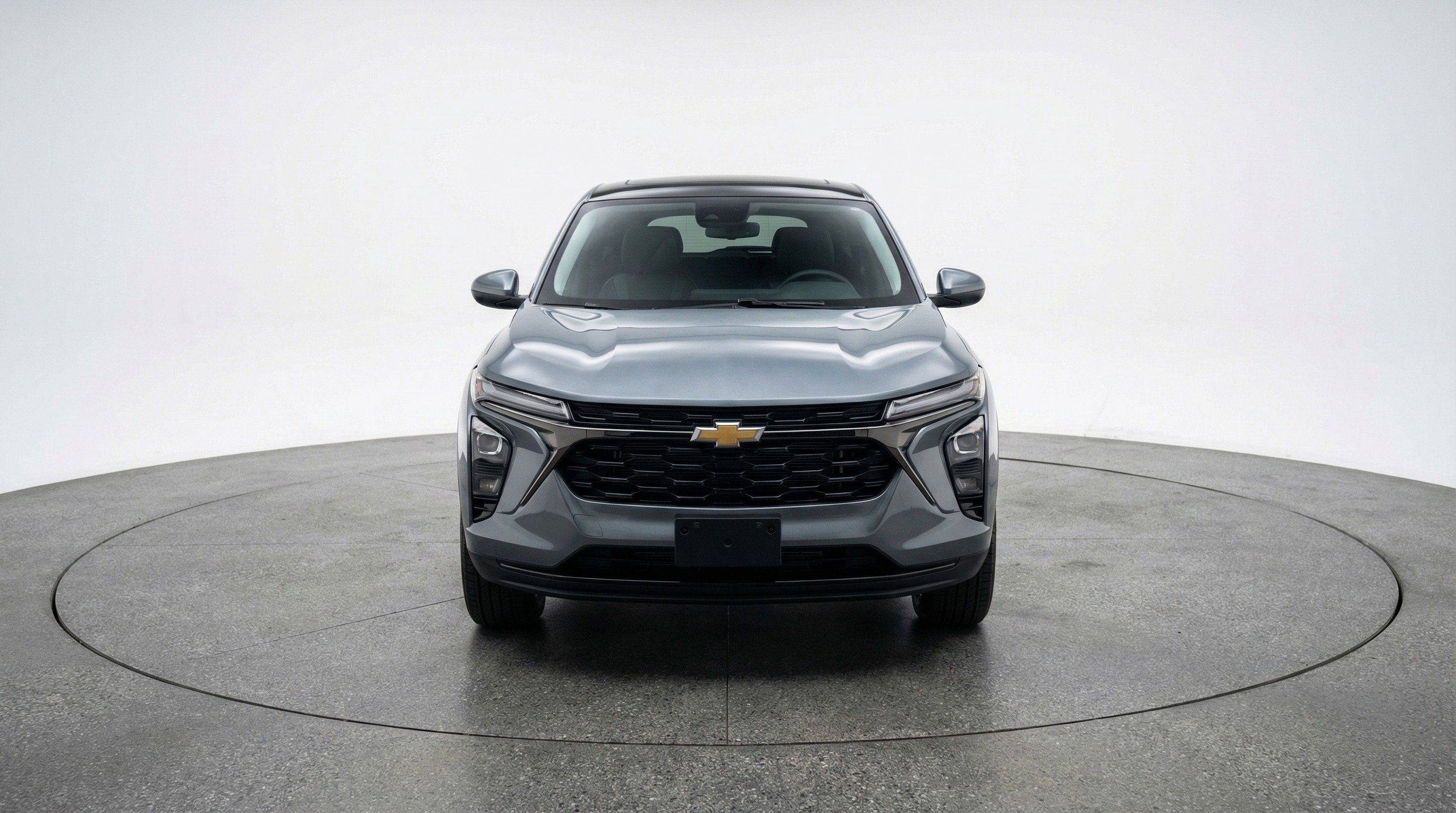 Used 2025 Chevrolet Trax LT image 2