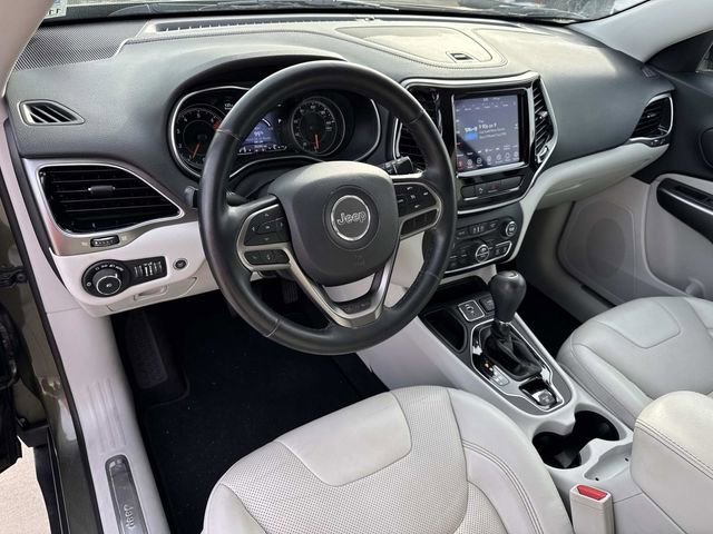 Used 2019 Jeep Cherokee Limited image 23