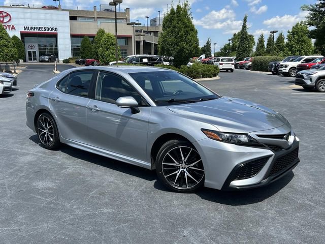 Used 2023 Toyota Camry SE FWD image 2