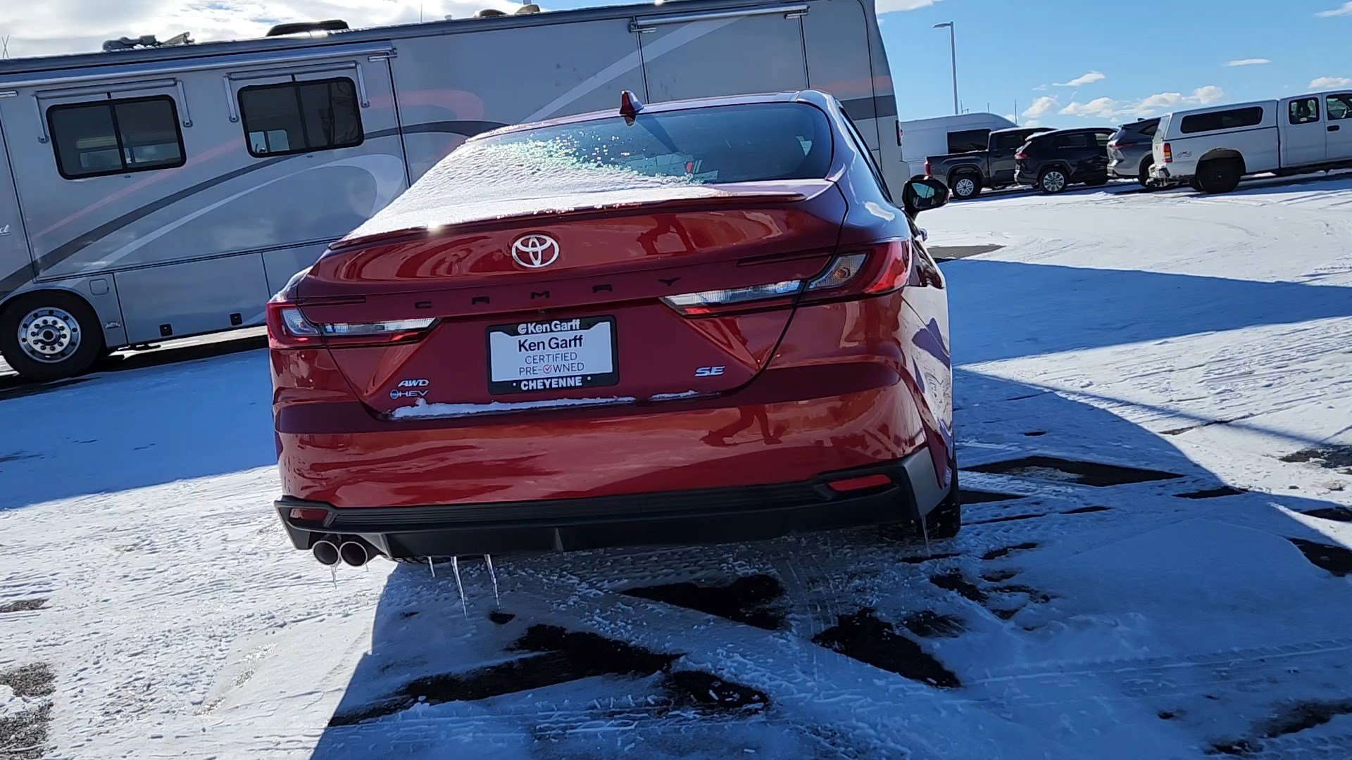 Used 2025 Toyota Camry SE image 3