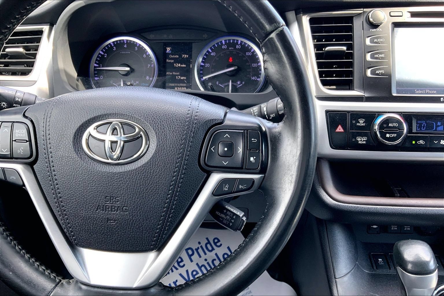 Used 2019 Toyota Highlander XLE AWD/4WD image 24