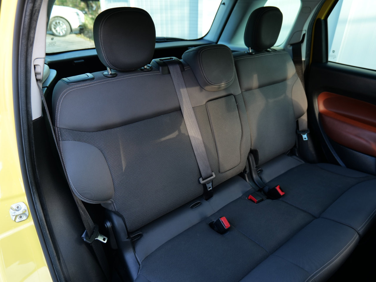 Used 2014 FIAT 500L Trekking w/ Popular Equipment Group image 43