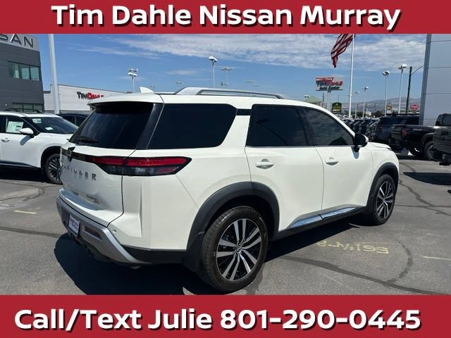 Used 2024 Nissan Pathfinder Platinum AWD/4WD image 12