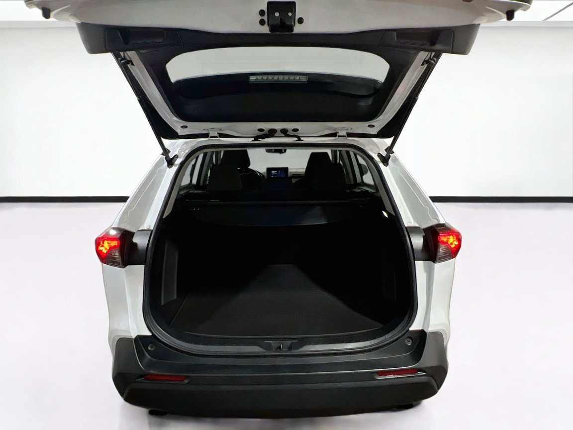 Used 2023 Toyota RAV4 AWD Hybrid image 18