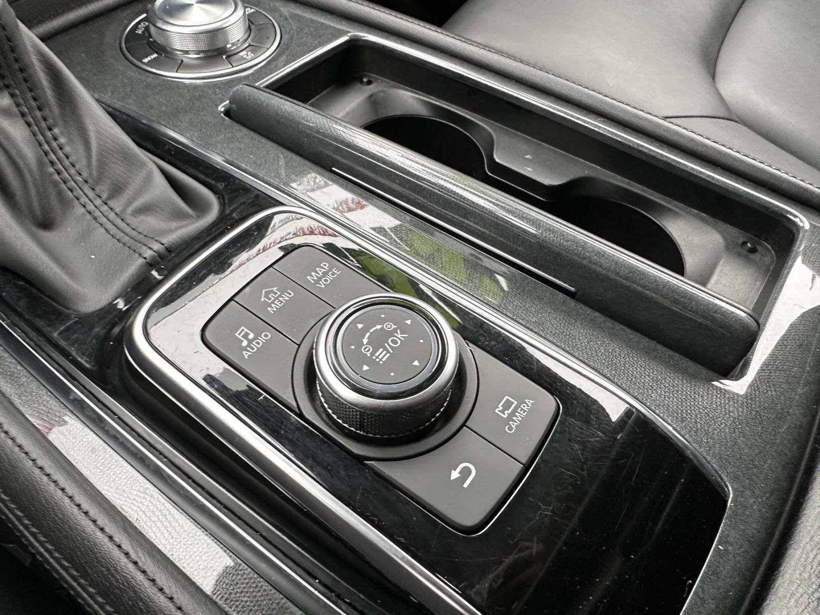 Used 2024 Nissan Armada SV image 53