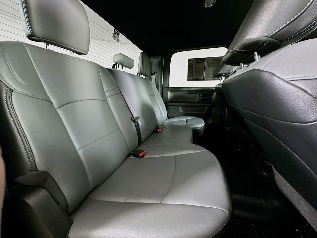 Used 2024 RAM 3500 Tradesman w/ Chrome Appearance Group image 11