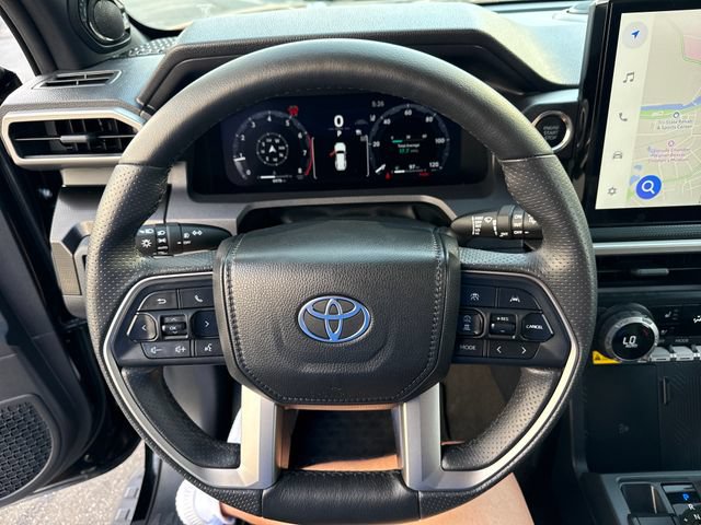 Used 2025 Toyota 4Runner Limited w/ Tow Technology Package AWD/4WD image 16