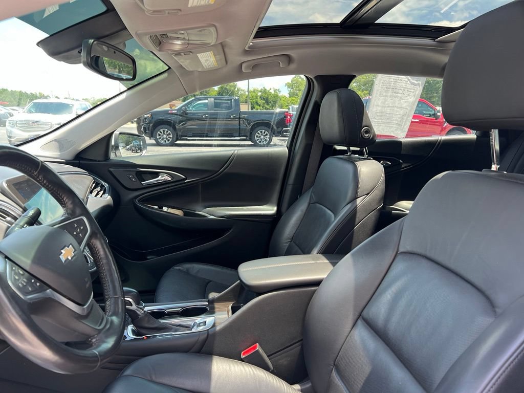 Used 2022 Chevrolet Malibu Premier FWD image 7