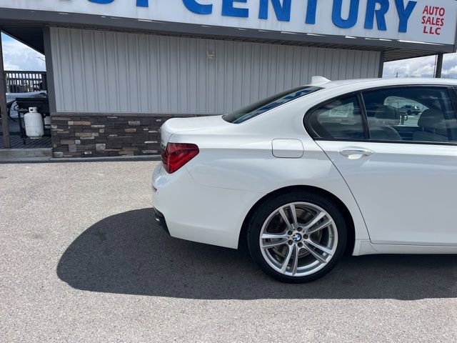 Used 2015 BMW 750i RWD image 12