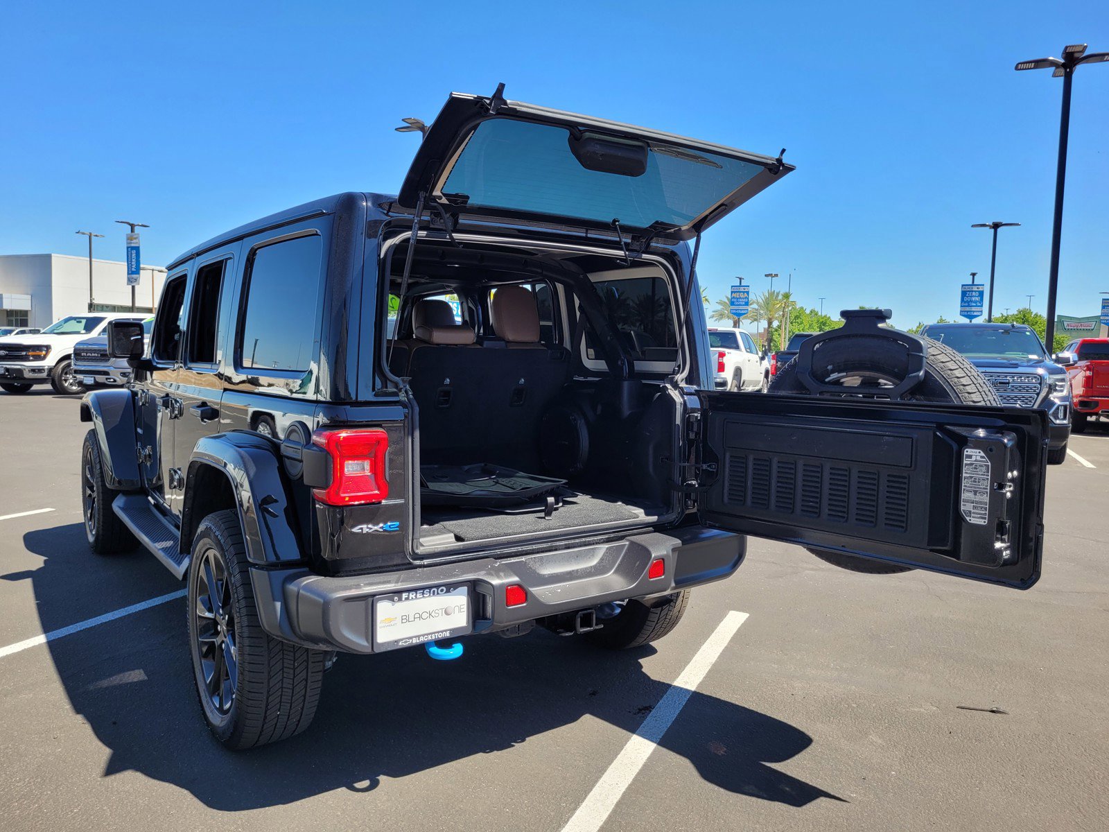 Used 2022 Jeep Wrangler Unlimited Sahara image 27