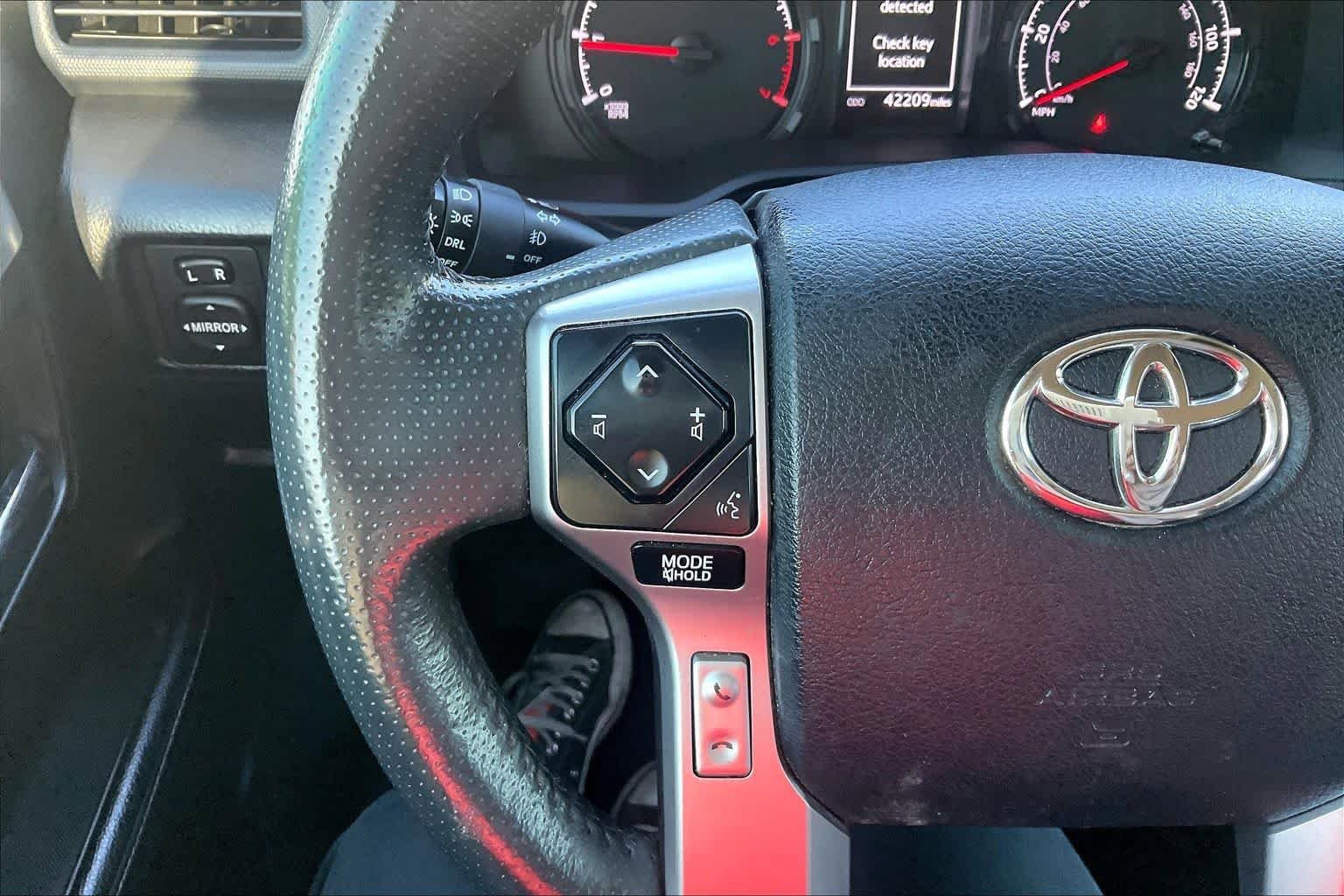 Used 2023 Toyota 4Runner SR5 AWD/4WD image 23