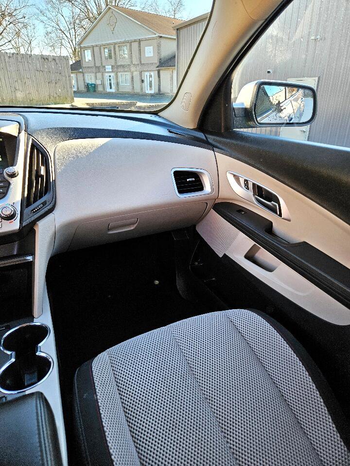 Used 2016 Chevrolet Equinox LT w/ Convenience Package image 9