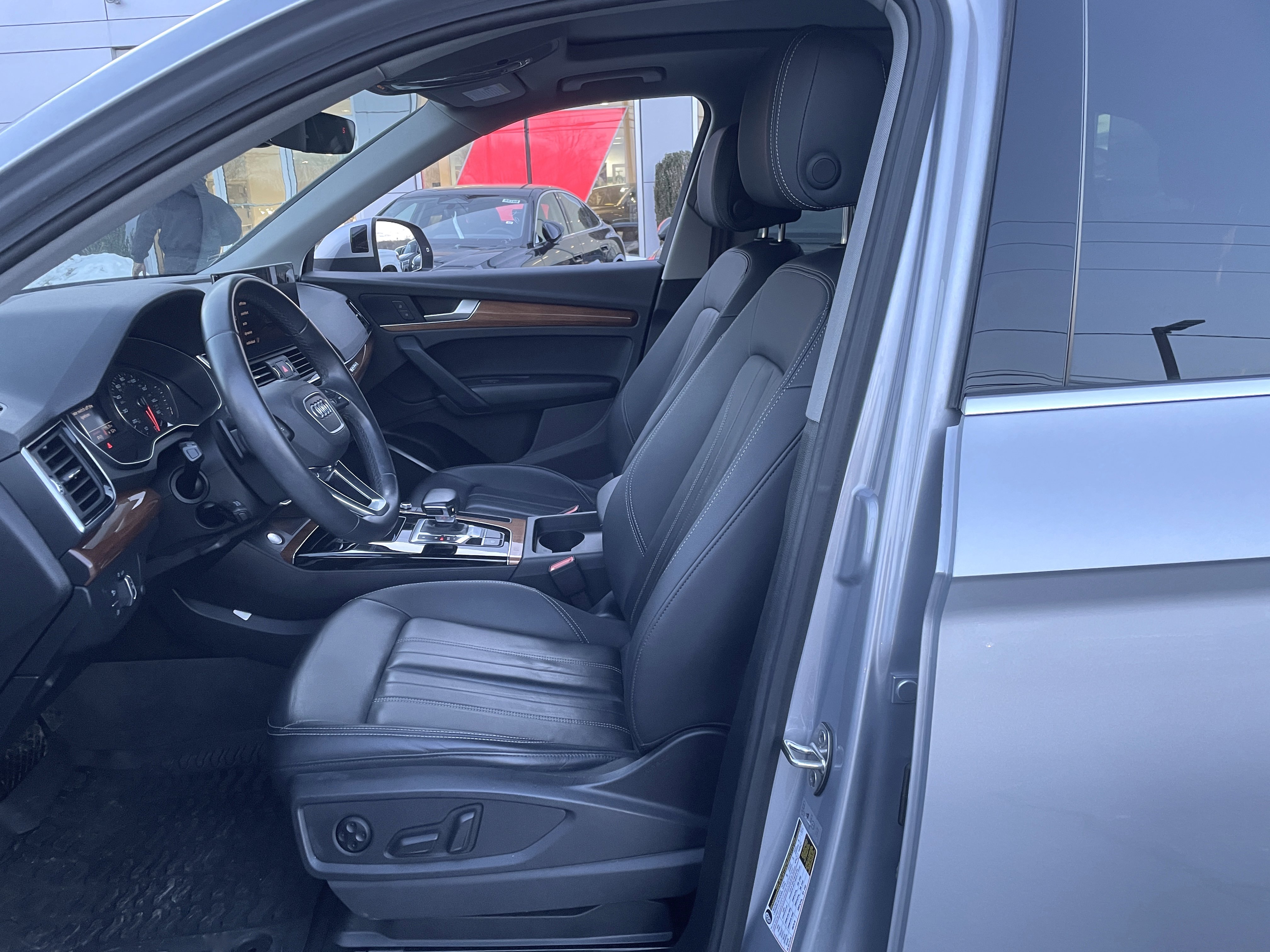 Certified 2023 Audi Q5 2.0T Premium w/ Convenience Package AWD/4WD image 6