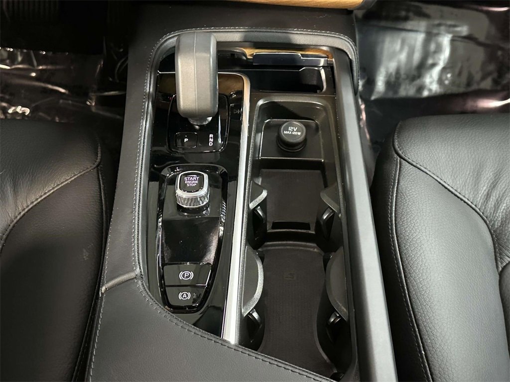Used 2024 Volvo XC90 T8 Plus w/ Protection Package Premier image 21